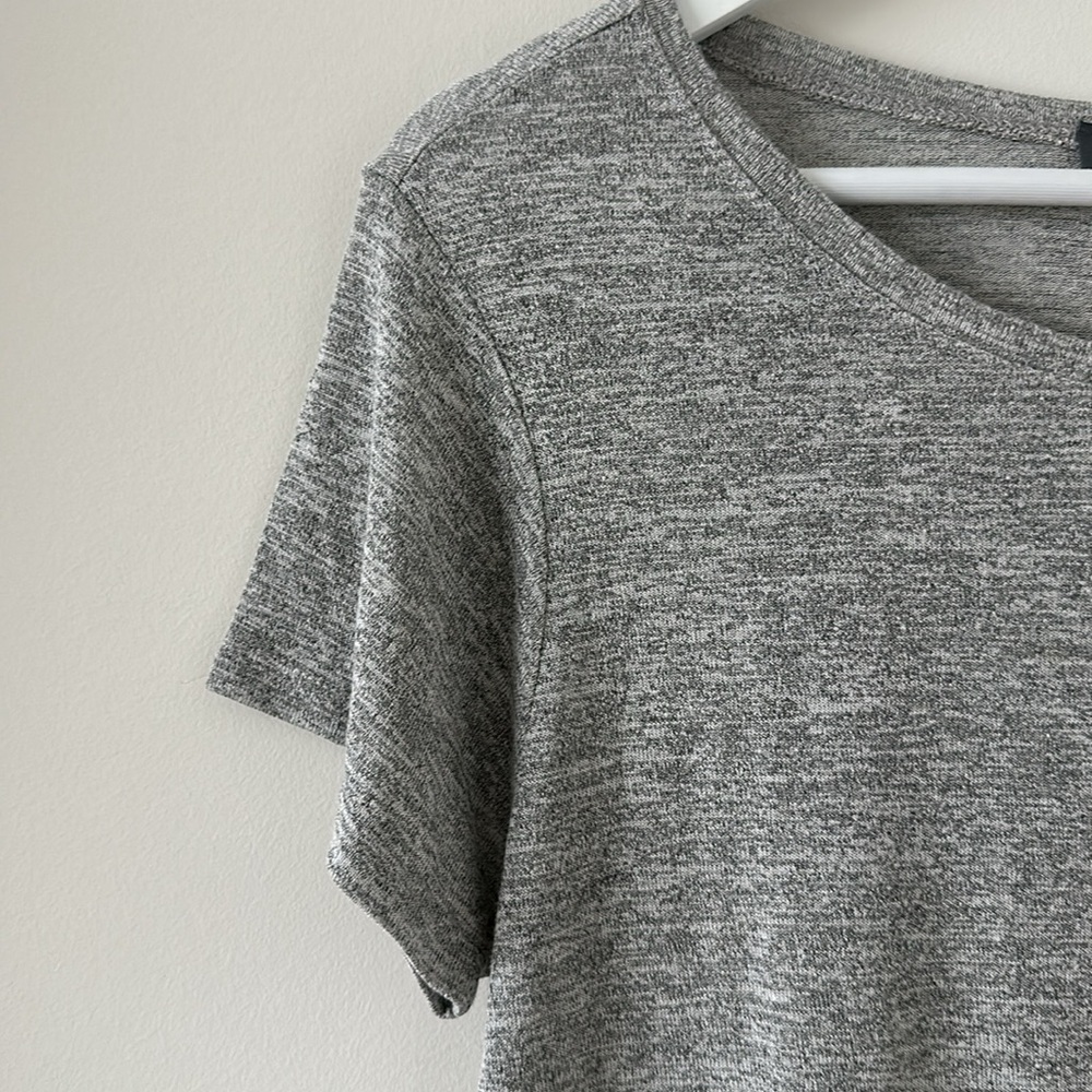 Women’s Casual Gray Tshirt Crewneck Loose Fit Size Small Basic Closet Staple - Picture 5 of 7
